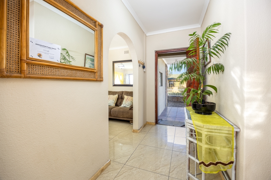 4 Bedroom Property for Sale in Mabille Park Western Cape